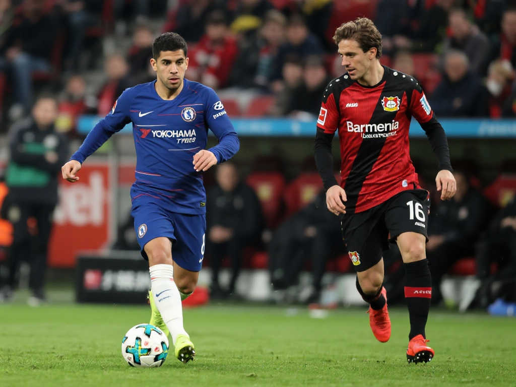 图片报：阿隆索转会费预计在500至1000万欧元之间，小法或成关键人物